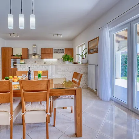 Kikaana By Interhome Tatil Evi